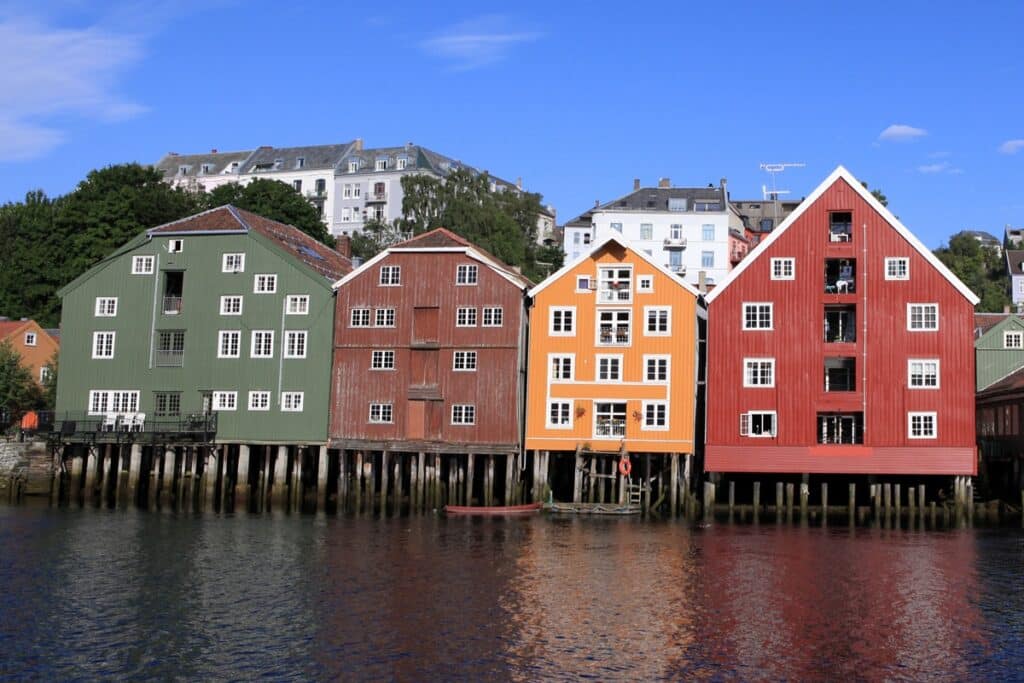 maisons colorées en Norvège