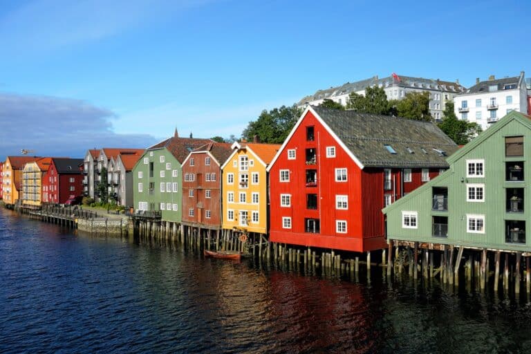 Pourquoi les maisons norvégiennes sont peintes en couleur