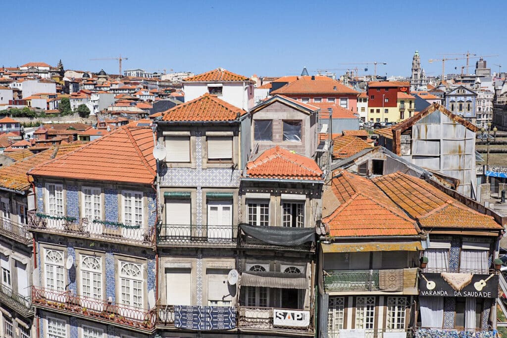 maisons dans le quartier Ribeira à Porto