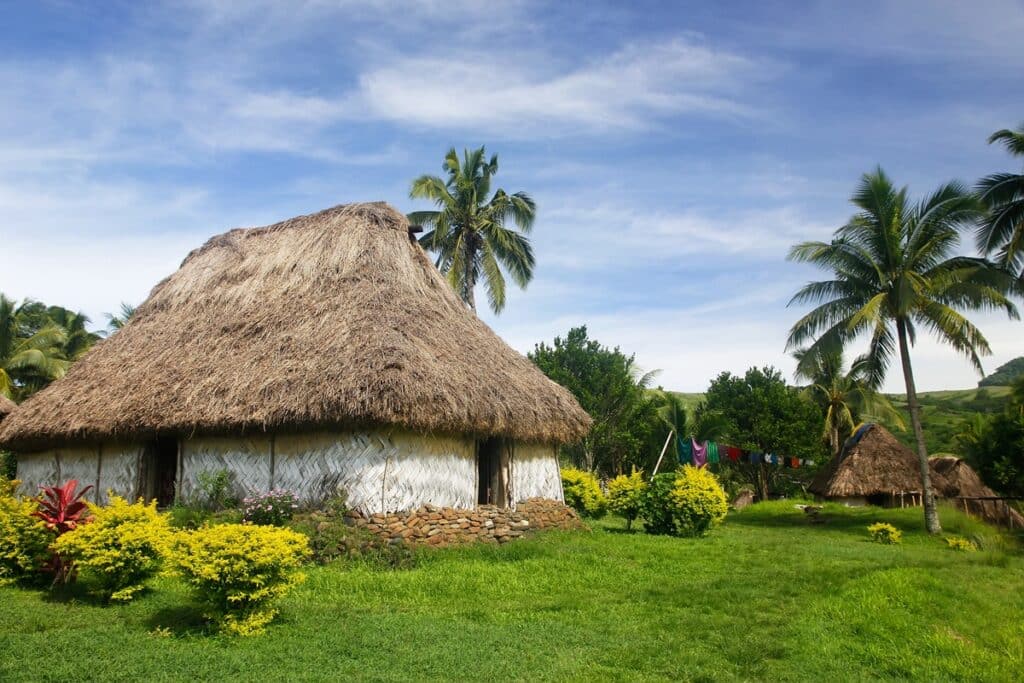 Bure traditionnelle des Fidji