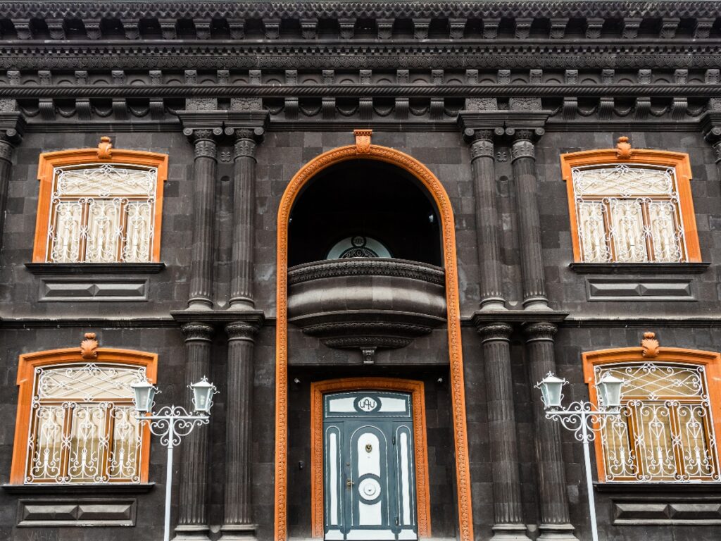 façade historique à Gyumri