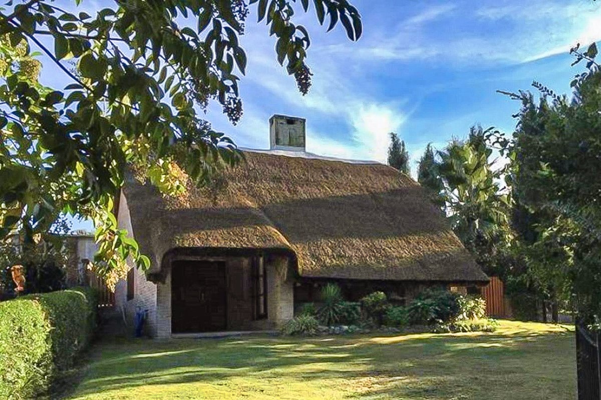 maison au toit de chaume à Colonia del Sacramento en Uruguay