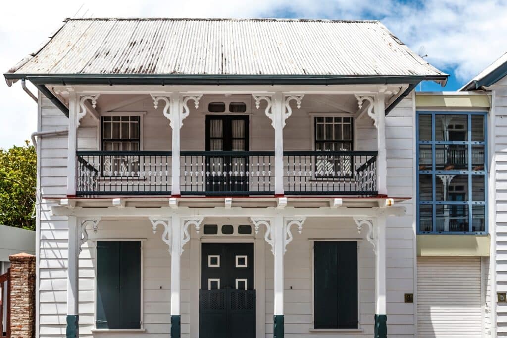 façade maison bois Paramaribo