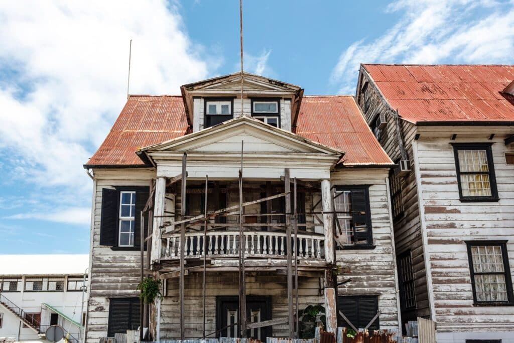 vieille maison en bois de Paramaribo