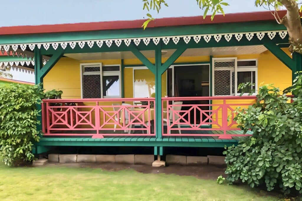 Belle maison colorée à Raiatea