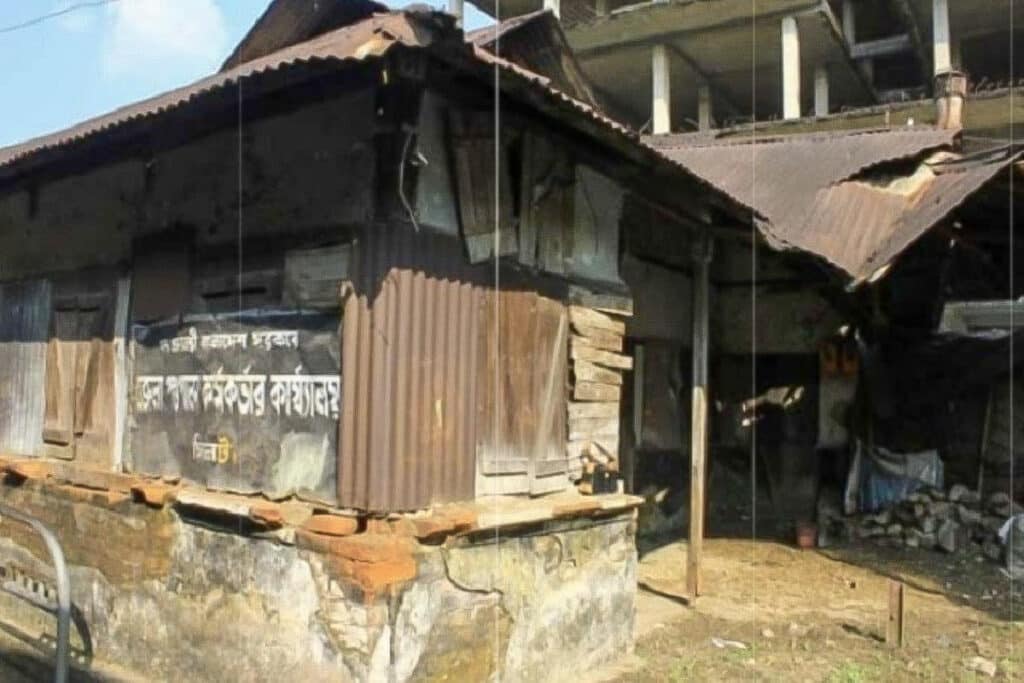 Certaines maison "Bangla Baton" sont quasiment en ruine