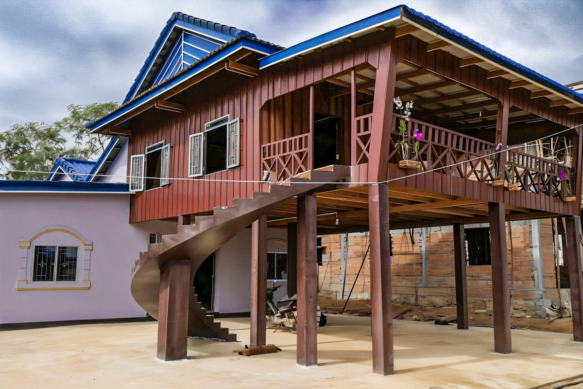 Belle maison Khmer en bois contemporaine