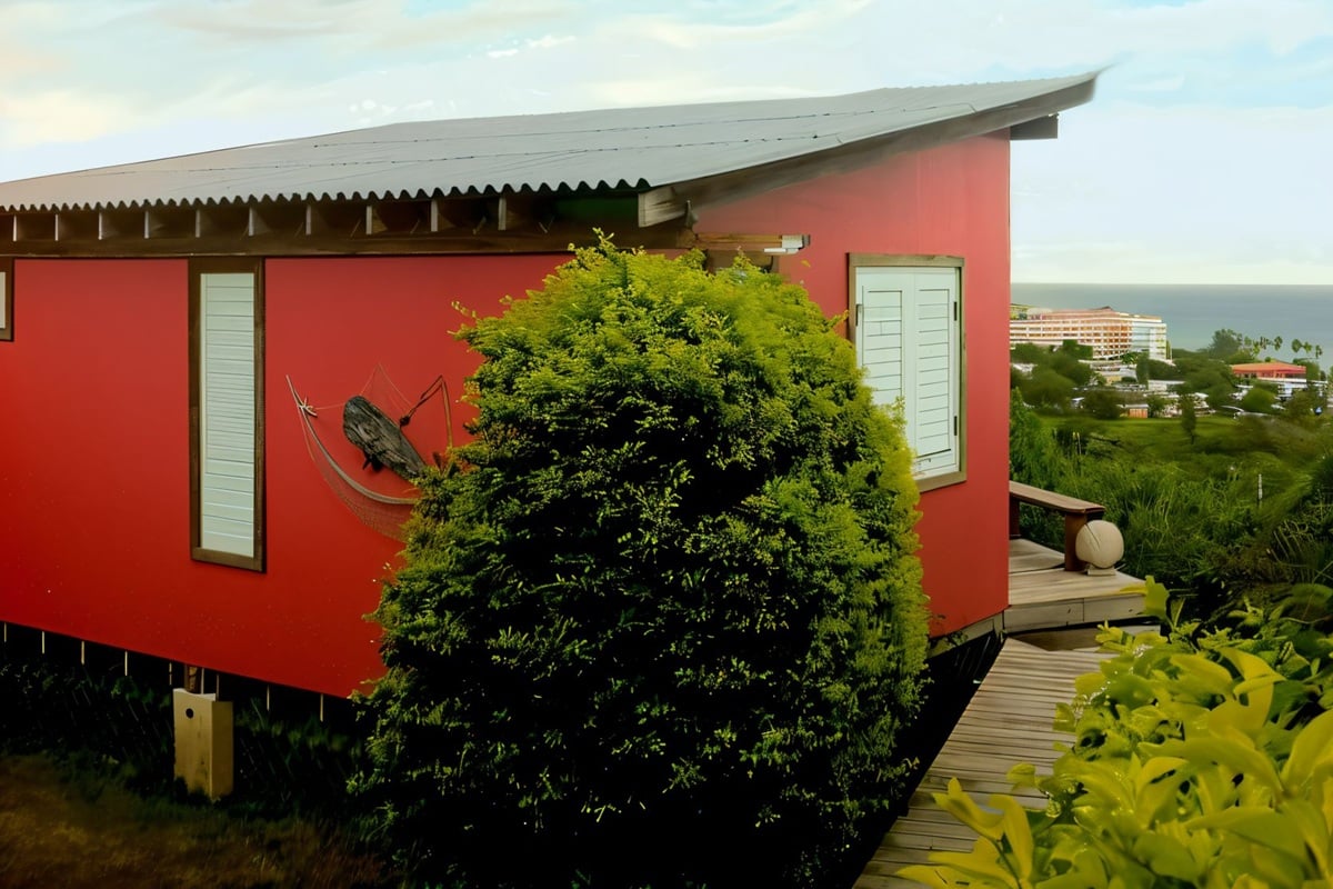 Jolie maison sur pilotis à Isabela