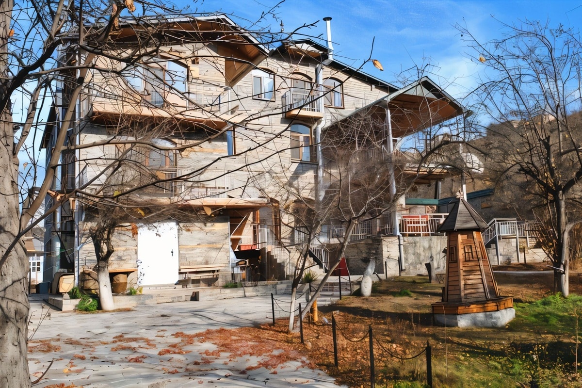 maison en pierre à Lahidj