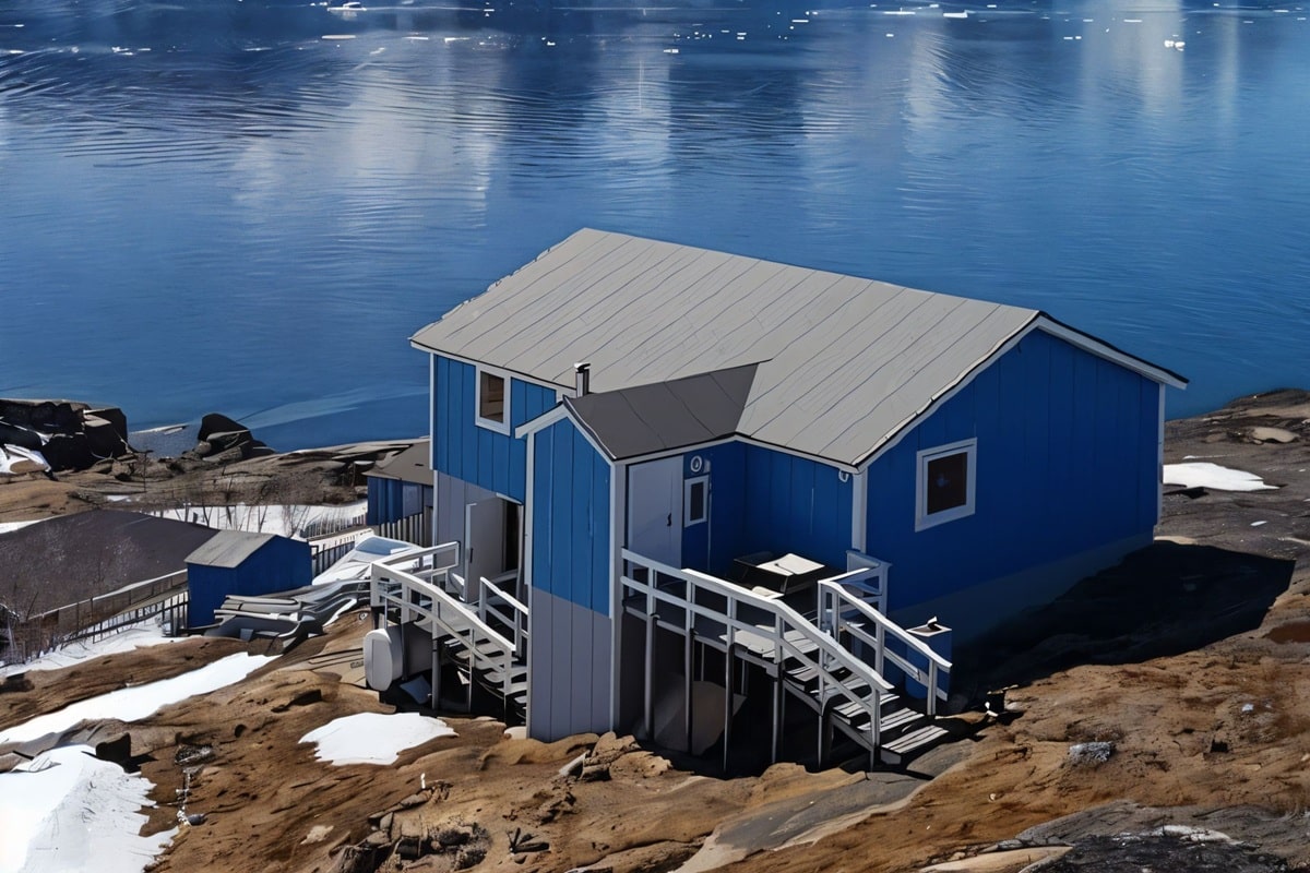 Maison colorée à Qaarsormiut