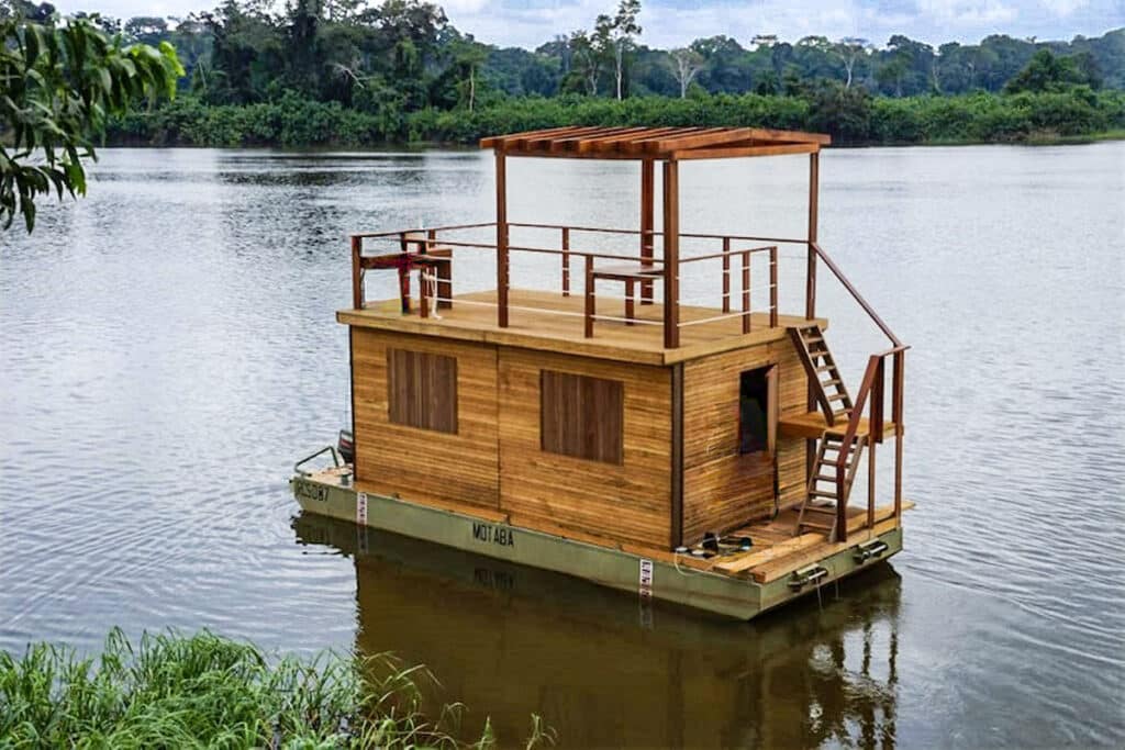 Maison flottante à Pokola