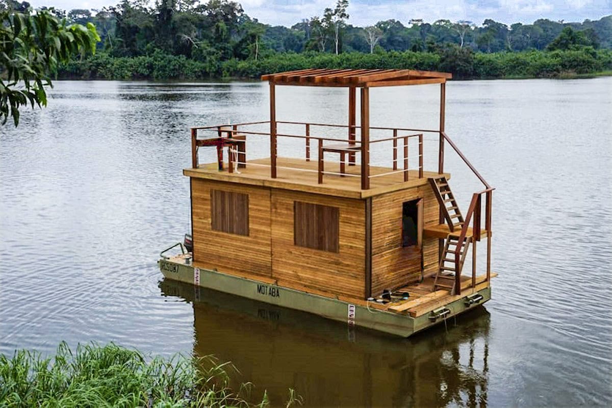 Maison flottante à Pokola