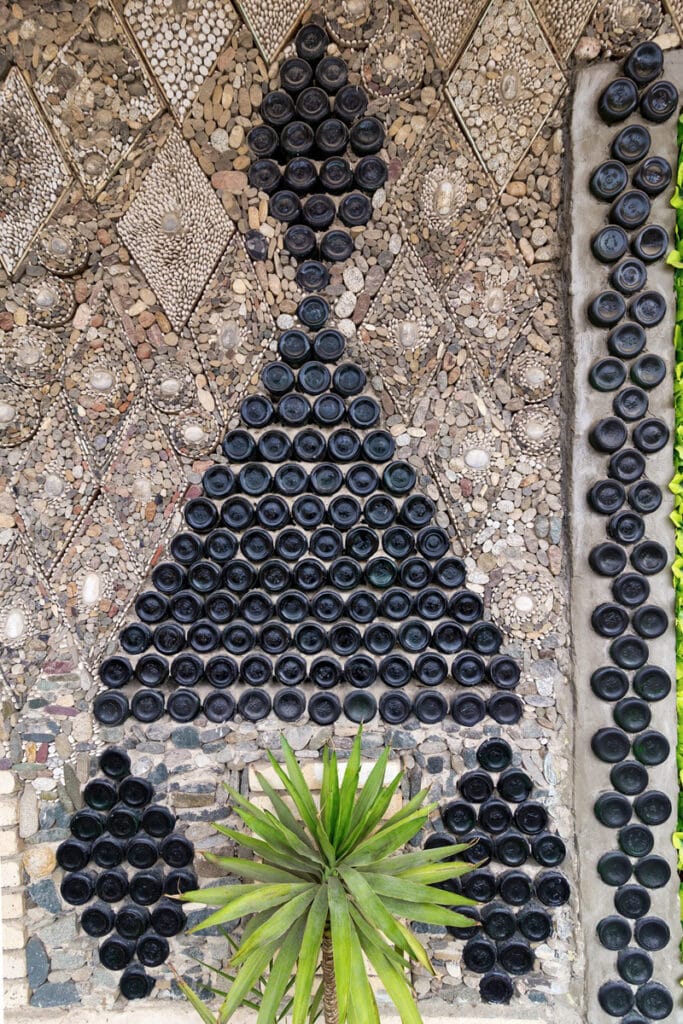 mosaique en verre bottle house ganja