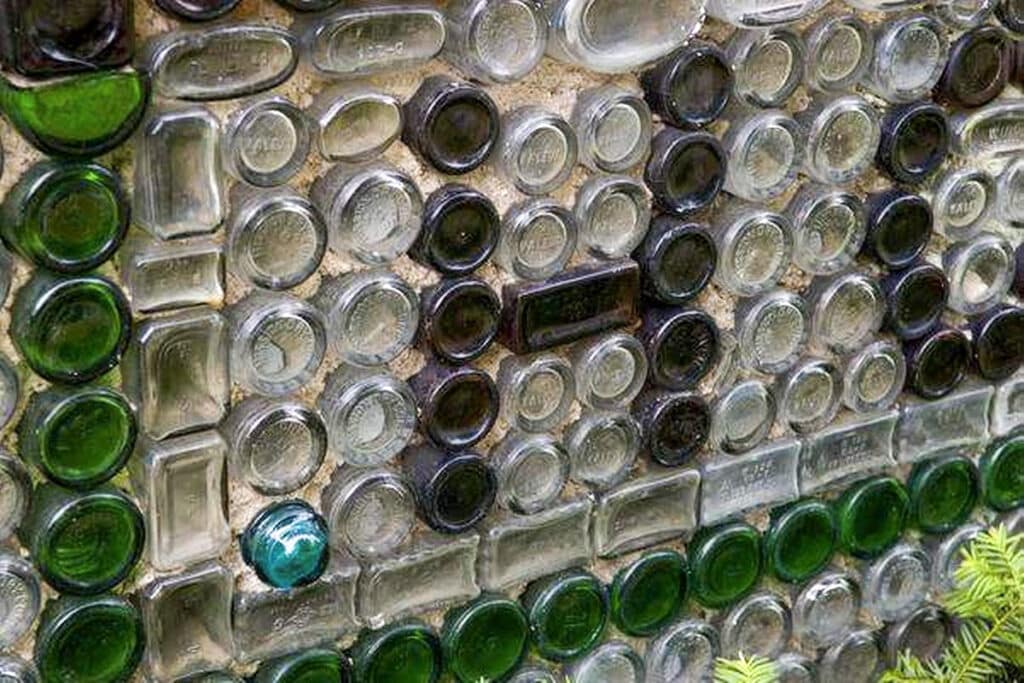 détail mosaique en bouteille de verre