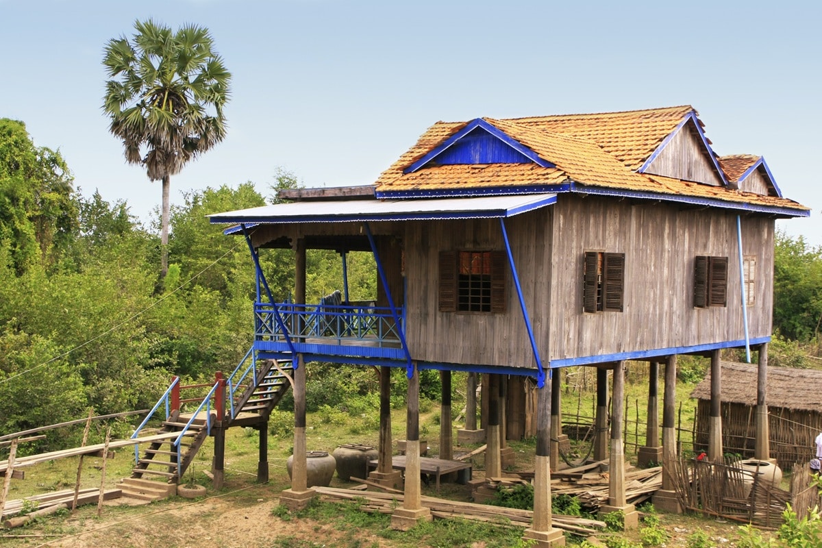 maison cambodgienne sur pilotis