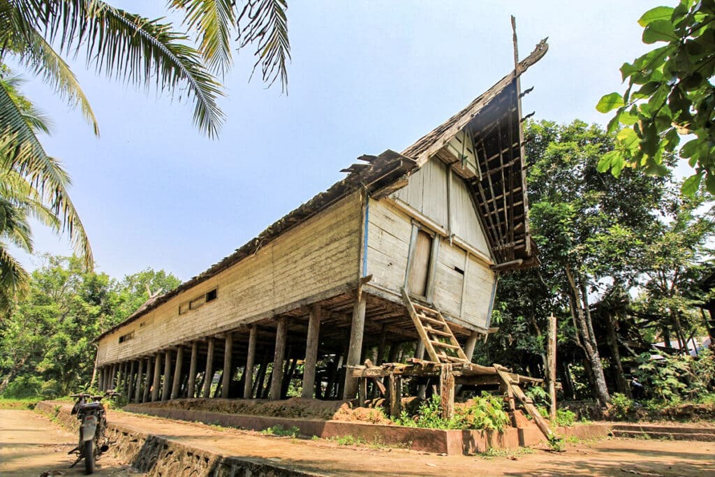 maison longue du peuple Dayak