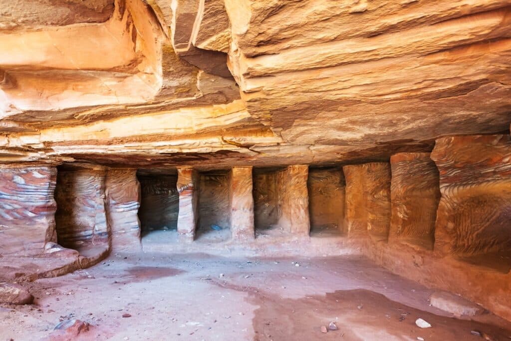 intérieur tombe Pétra