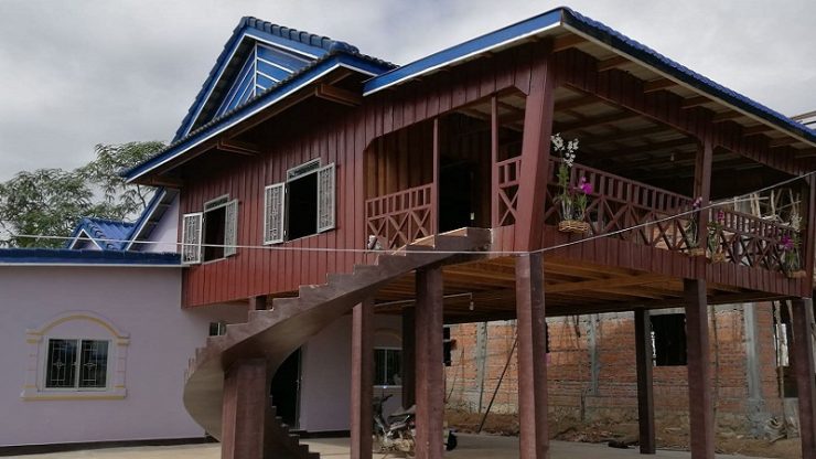 maison khmer en bois