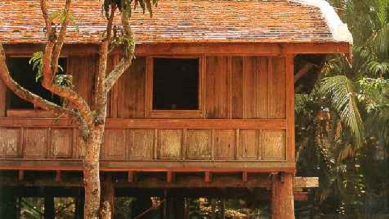 maisons traditionnelles en bois de Luang Prabang