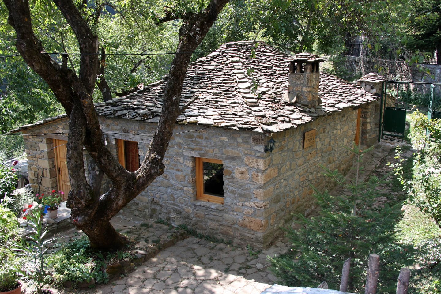 maison pierre typique albanie