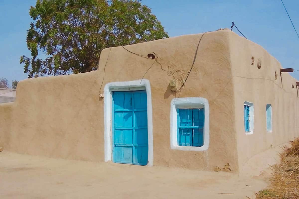 maison rurale en terre au Pendjab