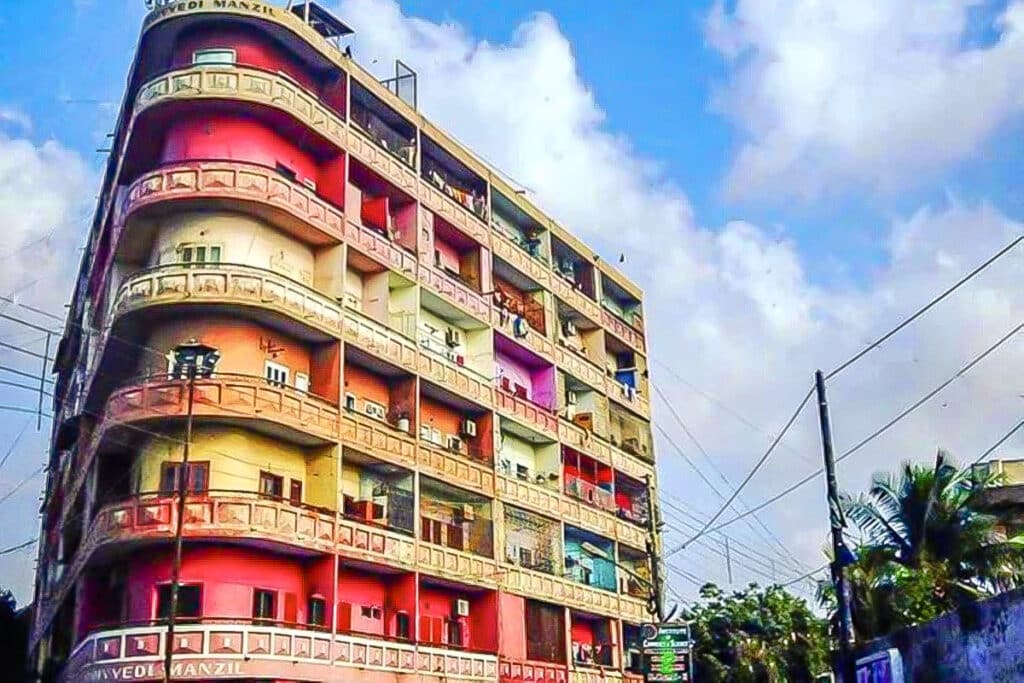 immeuble coloré à Karachi