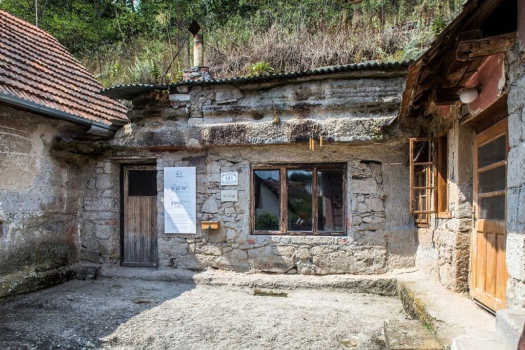 maison troglodyte de Brhlovce