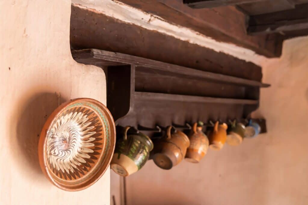 intérieur maison troglodyte de Brhlovce