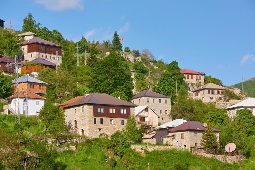 maisons traditionnelles Galitchnik