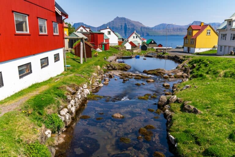beau village des îles Féroé