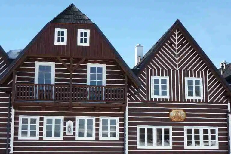 Maisons tchèques avec une architecture traditionnelle