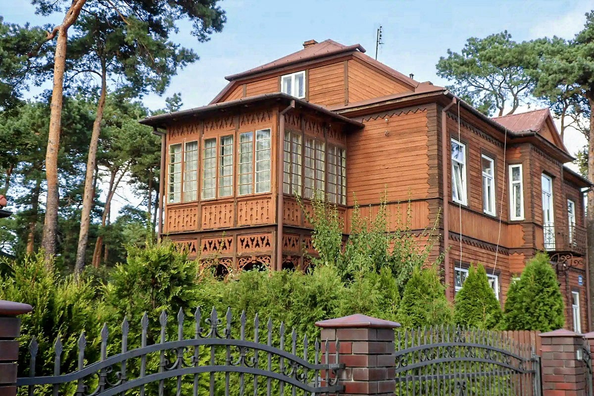 villa en bois d'Otwock