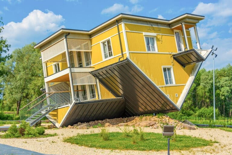 Tagurpidi Maja