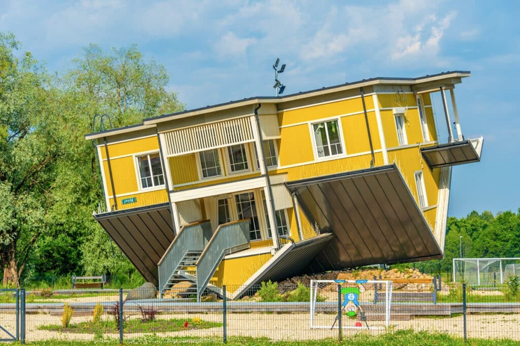 maison à l'envers Tagurpidi Maja