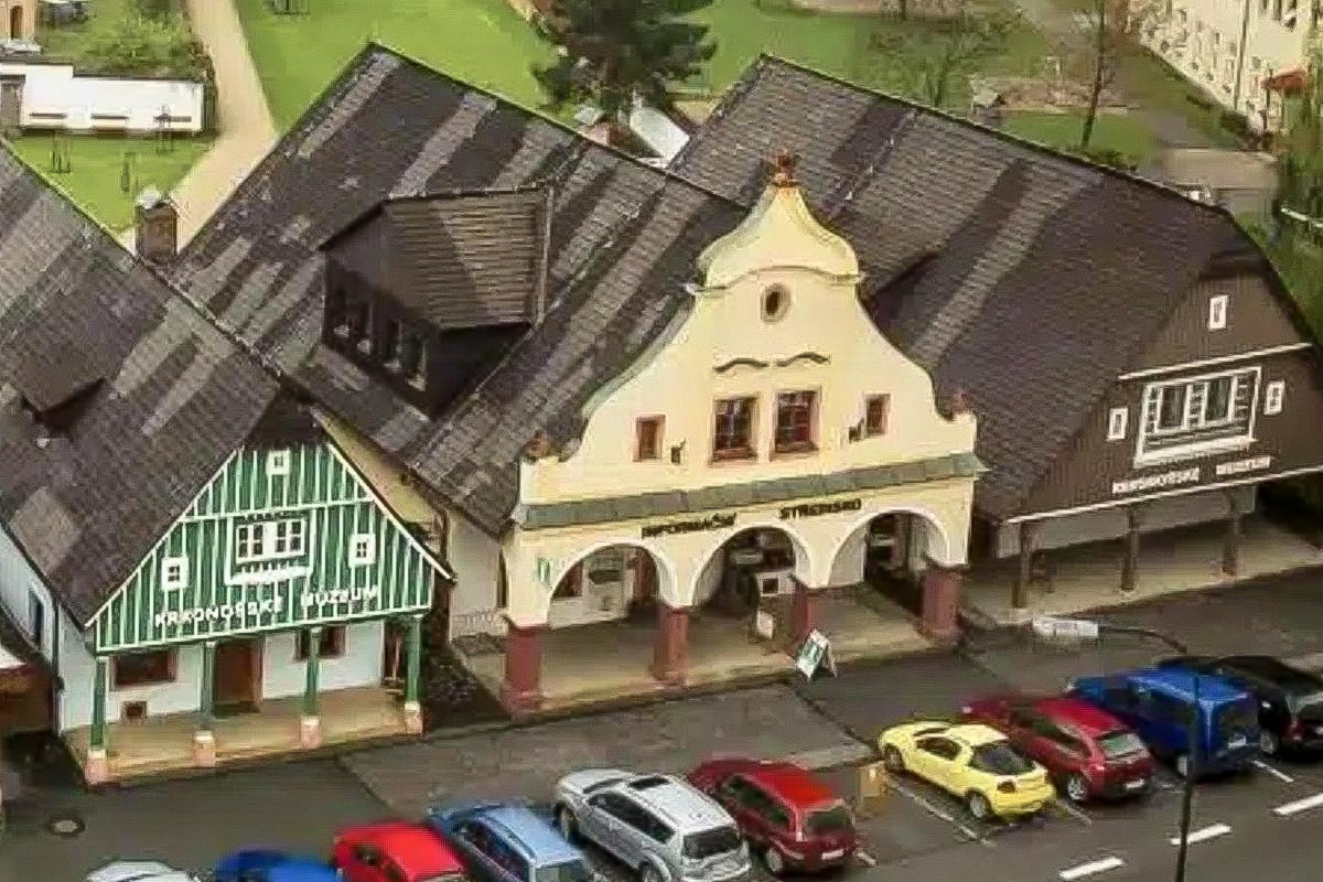 Trois maisons historiques à Vrchlabí