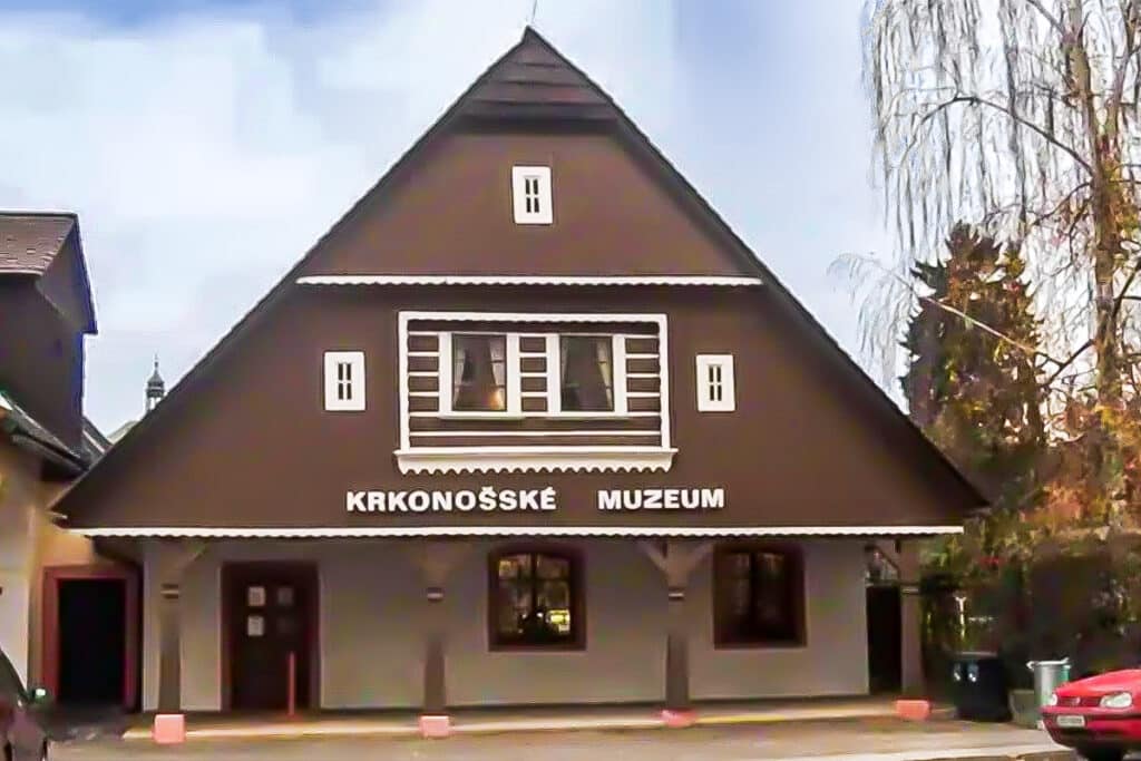 Maison n°224 : maison en bois avec arcade