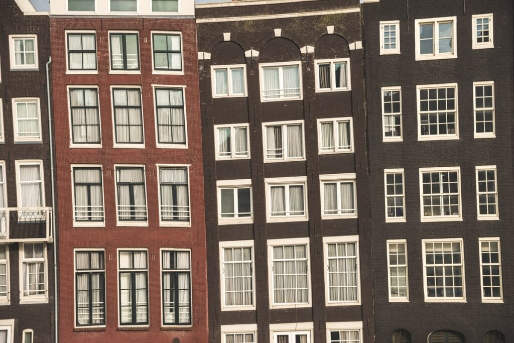 maisons penchées Amsterdam