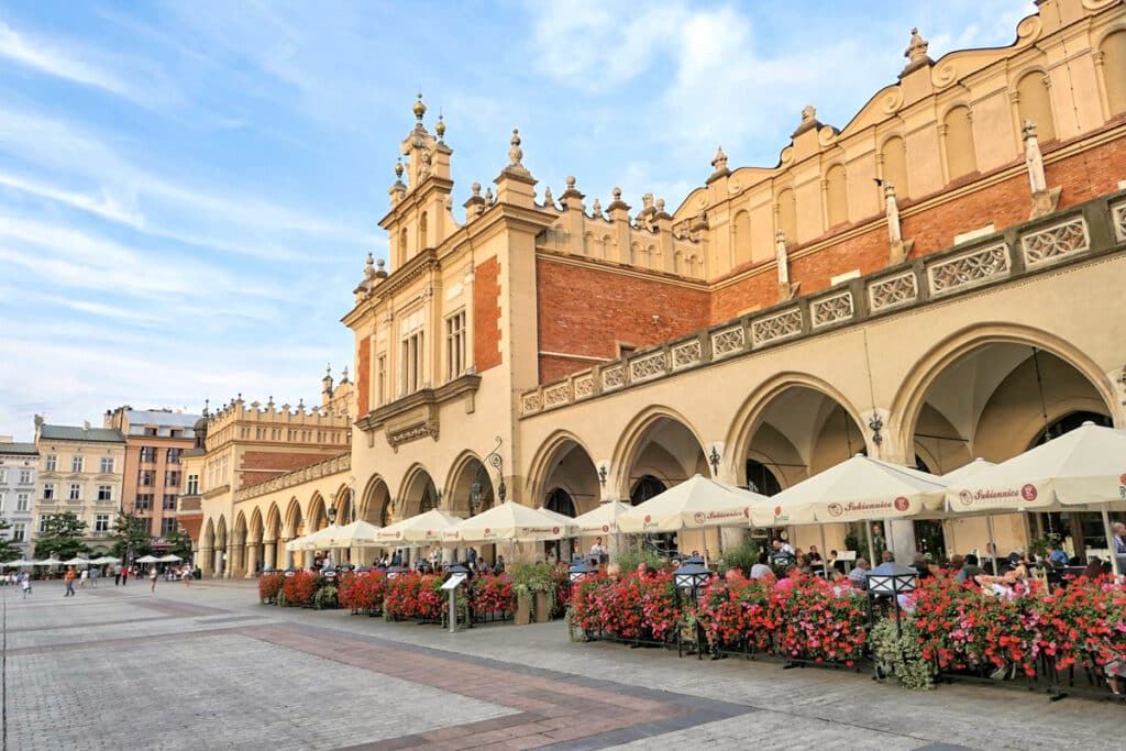 Halle aux tissus de Cracovie sur la place principale « rynek » dans la vieille ville.