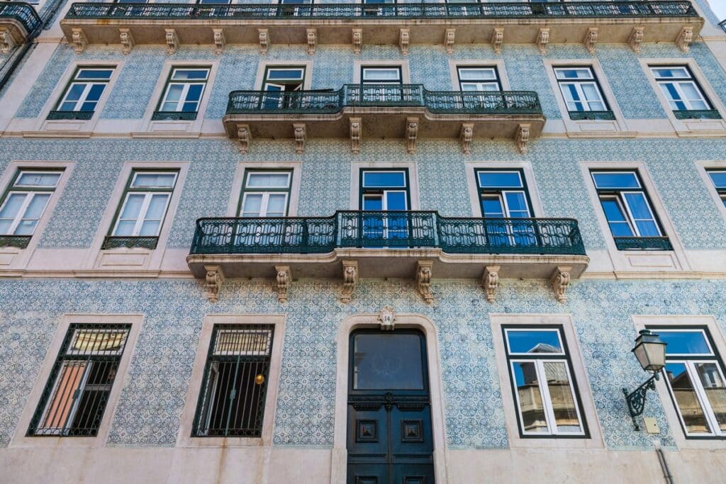 façade en azulejos à lisbonne