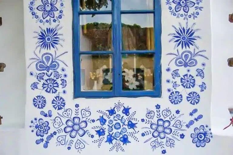 maison peinte de louka