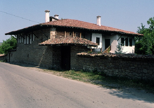 maison traditionnelle bulgare