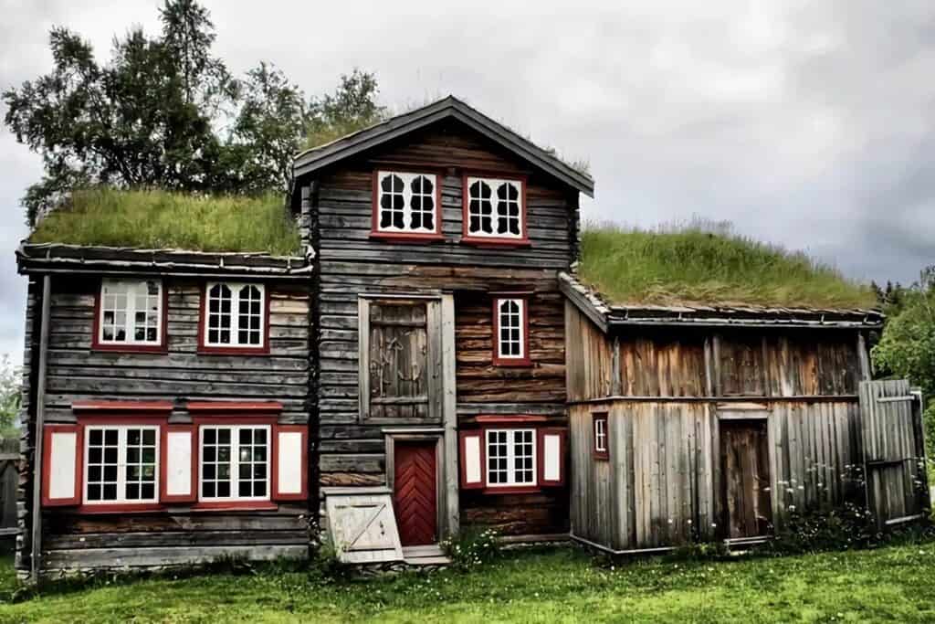 maison traditionnelle en bois norvégienne