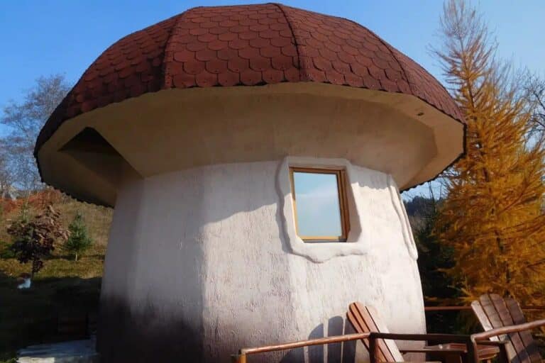 maison champignon au Monténégro