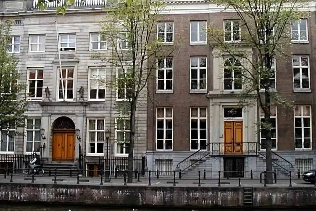 larges maisons canal amsterdam