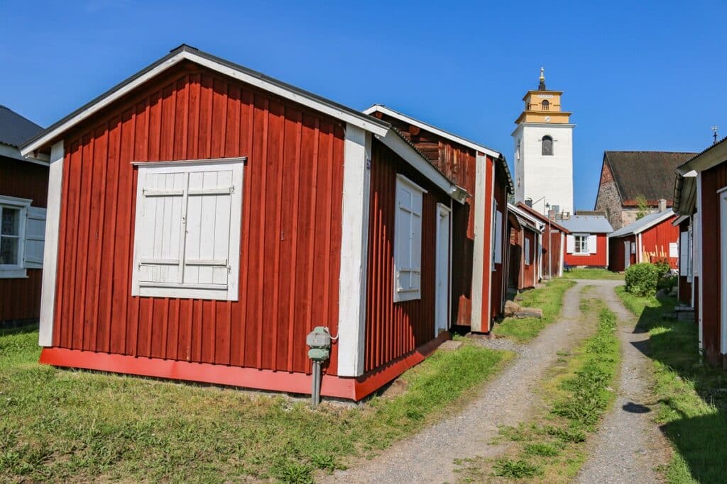 ruelle de Gammelstad avec maisons en bois