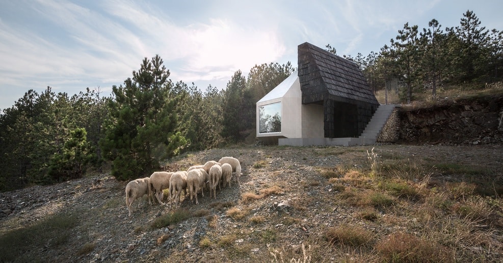 Maison inspirée du chalet serbe traditionnel