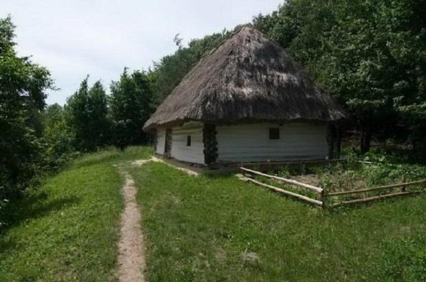 maison traditionnelle ukraine