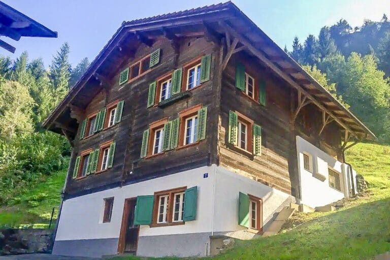 Superbe maison suisse traditionnelle