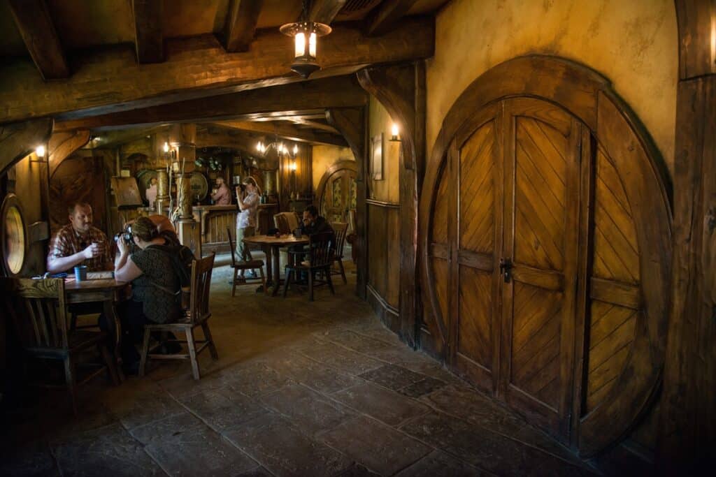 intérieur auberge hobbiton