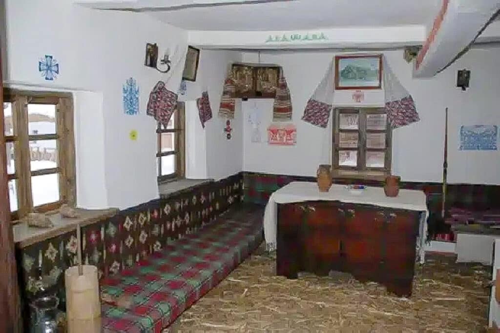intérieur maison traditionnelle de podolie